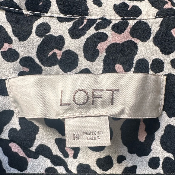 EUC Loft Leopard print Henley button down - Picture 3 of 5